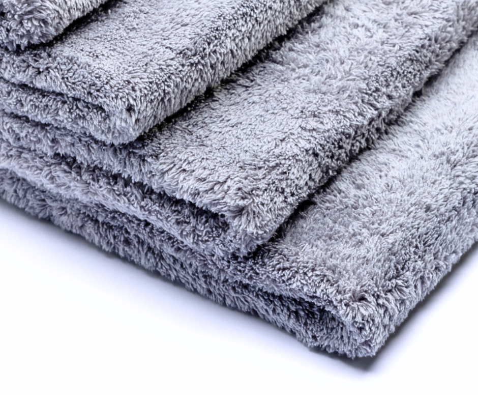 KoreanPro 550 | Plush Edgeless Microfibers 16x16 550 GSM 70/30